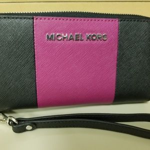 Michael Kors Wristlet